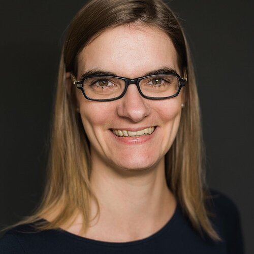 Dr. Caroline Warfelmann - Image