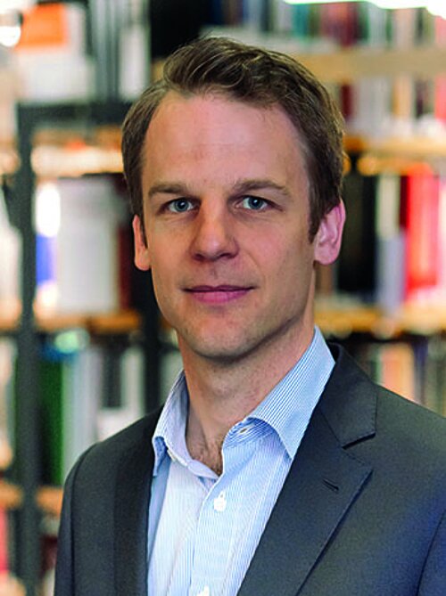 Profile photo of Dr. Stefan Kroll