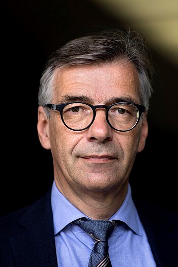 Profile photo of Prof. Dr. Christopher Daase
