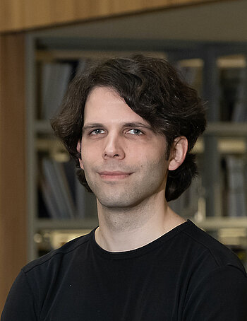 Profile photo of Dr. Christian Helge Peters